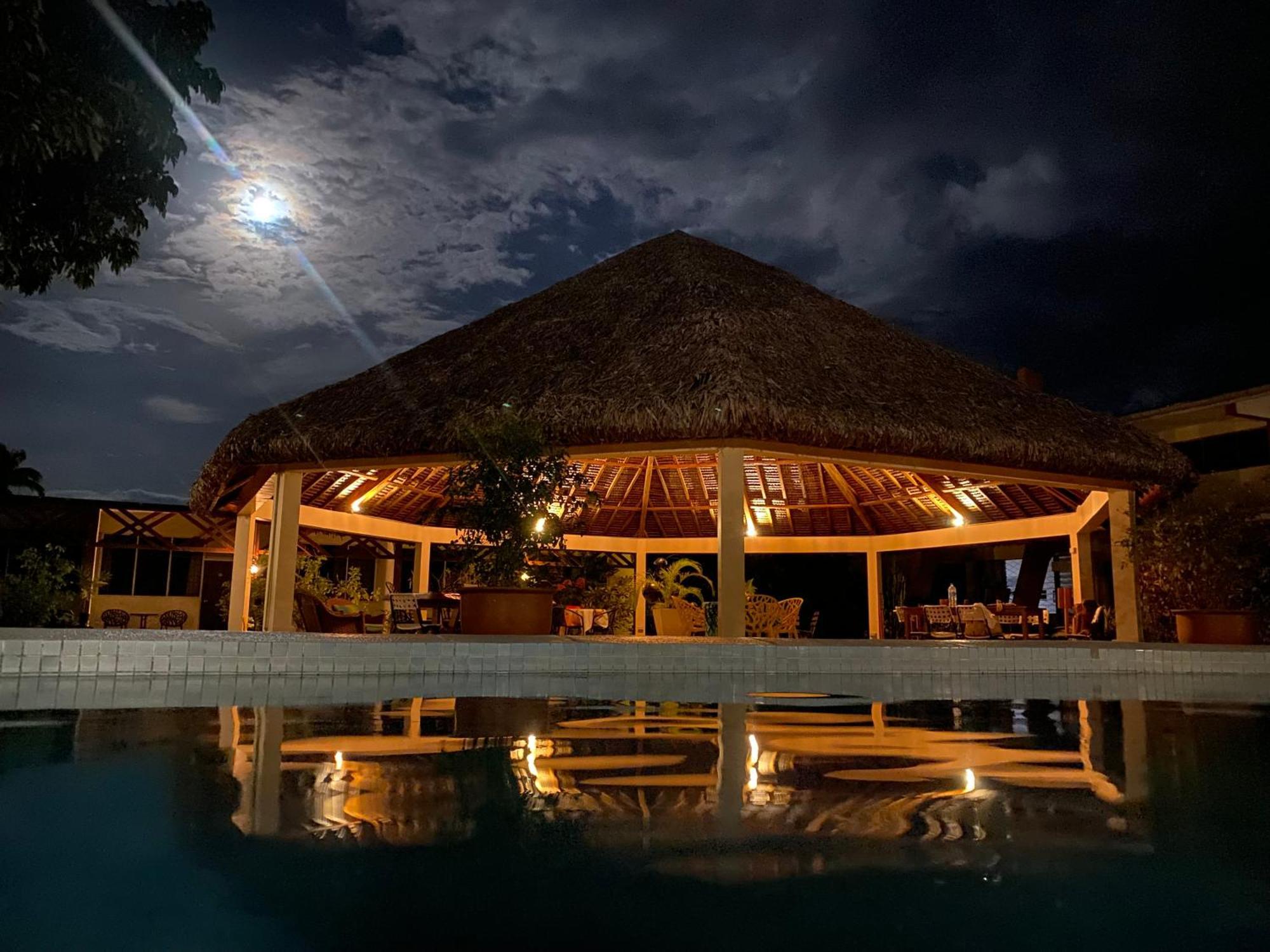Hotel Santo Vanuatu Luganville Extérieur photo
