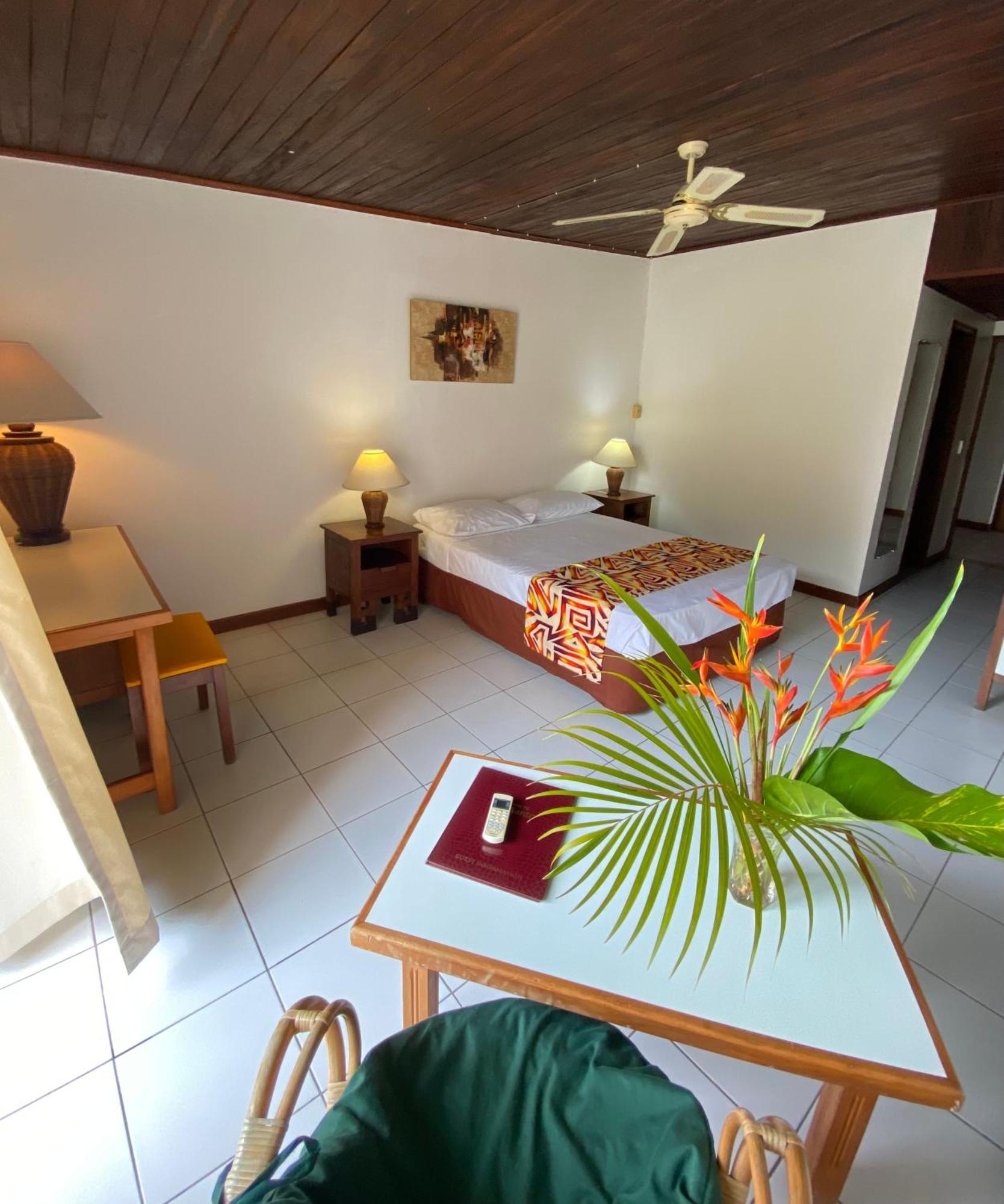 Hotel Santo Vanuatu Luganville Extérieur photo